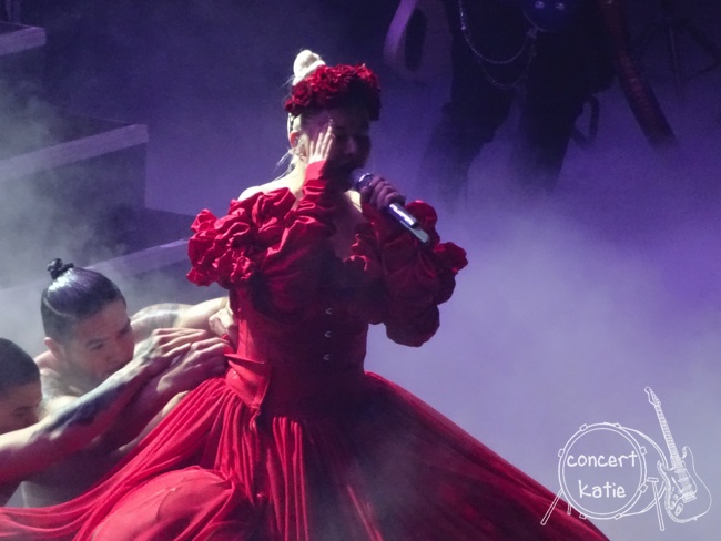 10 06 Christina Aguilera